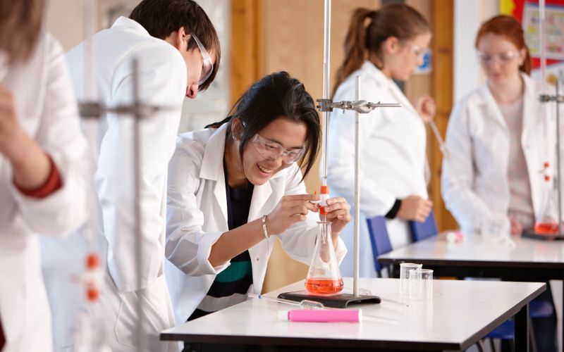 Tìm hiểu công thức cấu tạo C3H6 và các đồng phân trong hóa học hữu cơ